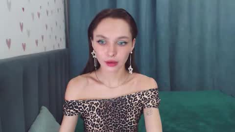 Chloe online show from 10/28/25, 02:31