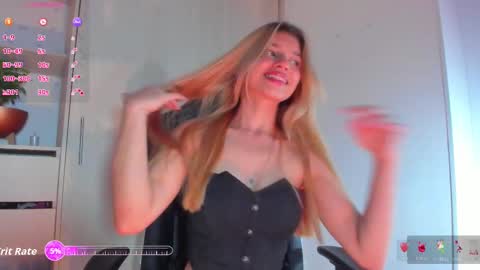 Snapshot of chloe_sweet7 chatting on 11/13/25, 02:43 Chloe Miller online show from 11/13/25, 02:43