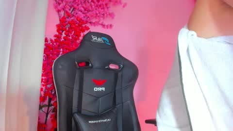 Snapshot of chloe_sweet7 chatting on 12/22/25, 03:25 Chloe Miller online show from 12/22/25, 03:25