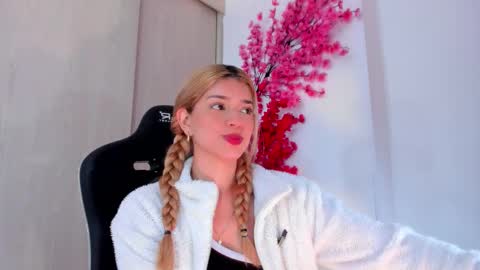 Snapshot of chloe_sweet7 chatting on 02/01/26, 09:57 Chloe Miller online show from 02/01/26, 09:57