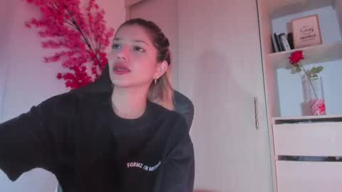 Chloe Miller  online show from 05/13/26, 03:37