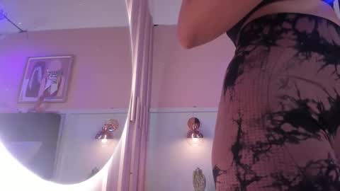   online show from 12/14/25, 02:33