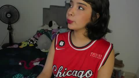 Snapshot of chloe_watson_ chatting on 06/20/26, 07:49 online show from 06/20/26, 07:49