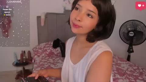 Snapshot of chloe_watson_ chatting on 07/10/26, 06:32 online show from 07/10/26, 06:32