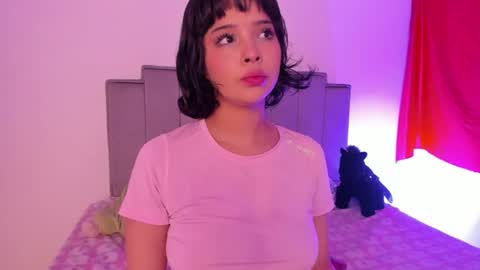 Snapshot of chloe_watson_ chatting on 07/22/26, 07:49 online show from 07/22/26, 07:49