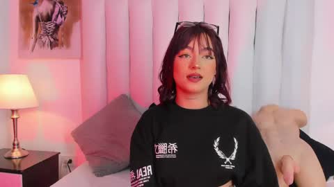 chloe_wilson7 online show from 04/20/26, 11:57