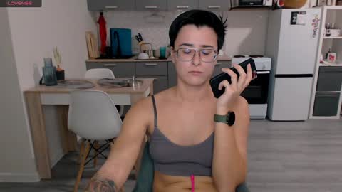 Eva and Sandra online show from 12/04/24, 06:39