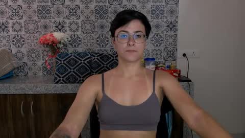 Eva and Sandra online show from 02/18/25, 08:38