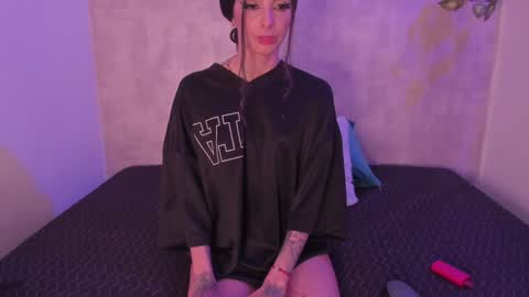  3 online show from 01/30/25, 08:11