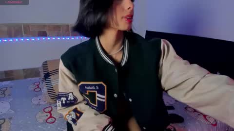  3 online show from 09/25/25, 05:44