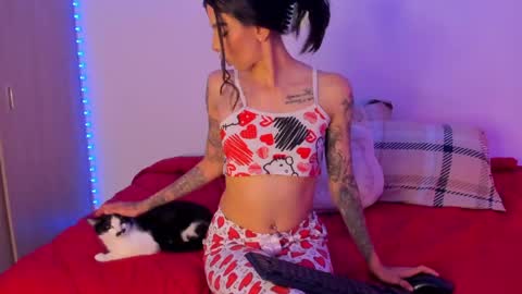 Snapshot of chloeaddamss chatting on 05/26/26, 11:34 3 online show from 05/26/26, 11:34