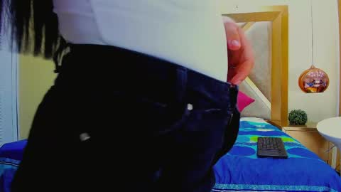 chloeashfoord online show from 04/17/26, 01:03