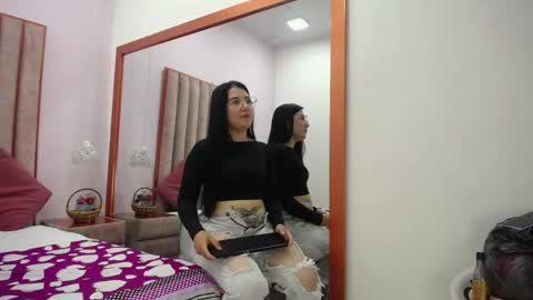 chloeashfoord online show from 04/21/26, 03:46