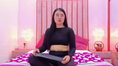 chloeashfoord online show from 04/24/26, 04:15