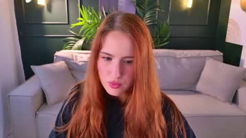 Snapshot of chloeaster chatting on 06/12/26, 01:54 Chloe online show from 06/12/26, 01:54