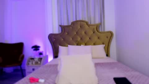 Chloe online show from 12/05/24, 10:23