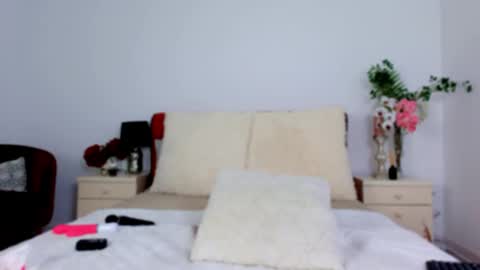 Chloe online show from 09/15/25, 09:09