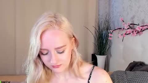 Snapshot of chloedeccker chatting on 06/17/26, 01:08 Chloe Deccker online show from 06/17/26, 01:08