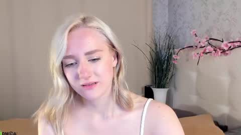 Snapshot of chloedeccker chatting on 06/22/26, 01:18 Chloe Deccker online show from 06/22/26, 01:18