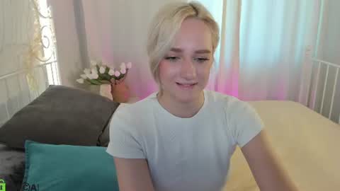 Snapshot of chloedeccker chatting on 07/02/26, 01:05 Chloe Deccker online show from 07/02/26, 01:05