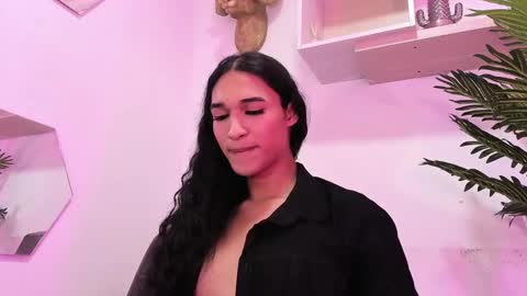 Snapshot of chloee_adams_ chatting on 02/06/25, 11:48 Chloe online show from 02/06/25, 11:48