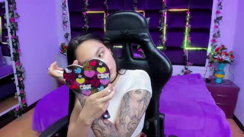 Snapshot of chloee_thompson chatting on 02/18/25, 02:59 ChloeeThompson online show from 02/18/25, 02:59