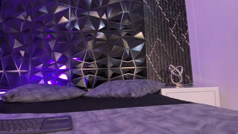 chloegils online show from 12/14/25, 01:27