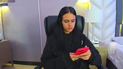 Snapshot of chloeharper_ chatting on 01/13/26, 11:26 Chloe Harper online show from 01/13/26, 11:26