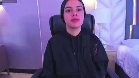 Snapshot of chloeharper_ chatting on 01/14/26, 11:49 Chloe Harper online show from 01/14/26, 11:49