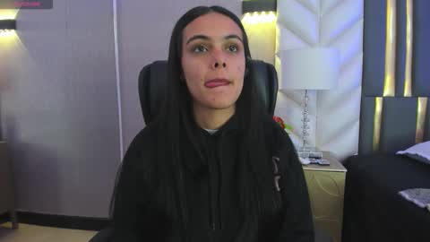 Snapshot of chloeharper_ chatting on 02/04/26, 11:38 Chloe Harper online show from 02/04/26, 11:38