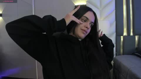  Chloe Harper  online show from 04/17/26, 11:46