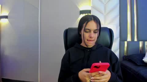 Chloe Harper  online show from 05/14/26, 11:50