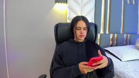  Chloe Harper  online show from 05/26/26, 11:39