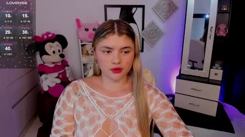 Snapshot of chloejones__ chatting on 01/07/25, 06:03 Chloee online show from 01/07/25, 06:03