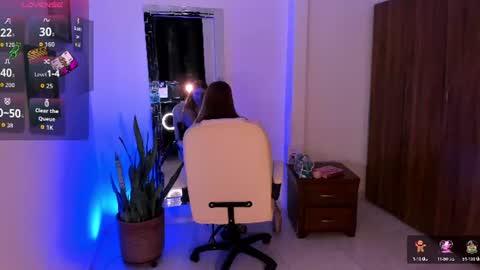 Snapshot of chloejones__ chatting on 07/21/26, 02:08 Chloee online show from 07/21/26, 02:08