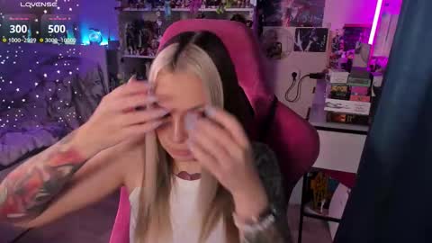 ChloeKohaku online show from 11/10/25, 03:49