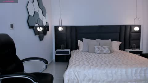 Chloe  OF chloemanson online show from 12/29/24, 05:44