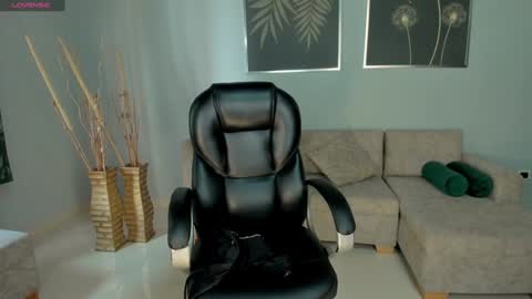 Chloe  OF chloemanson online show from 01/20/25, 08:29