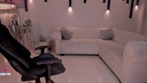 Chloe  OF chloemanson online show from 02/09/25, 02:38