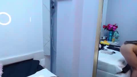 Snapshot of chloemartini_ chatting on 01/12/25, 06:39 ChloeSignup For Free Join my Fan Club online show from 01/12/25, 06:39
