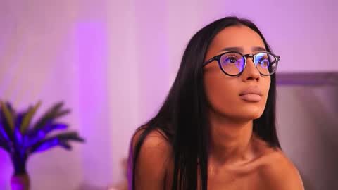 Chlo online show from 09/21/25, 05:42