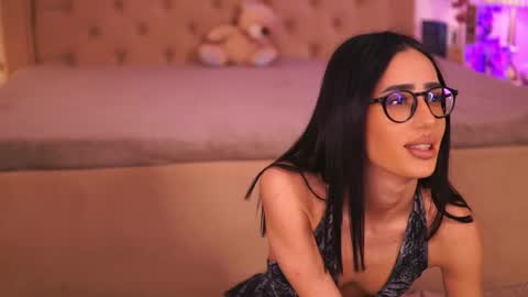 Chlo online show from 03/18/26, 04:26