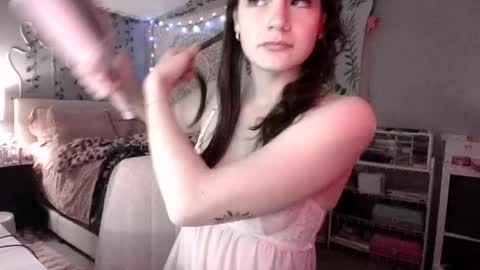 Snapshot of chloeraeex chatting on 03/02/26, 01:52 Chloe online show from 03/02/26, 01:52