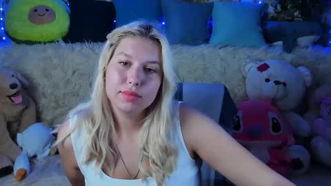 Snapshot of chloericci chatting on 09/08/25, 03:00 ChloeRicci online show from 09/08/25, 03:00