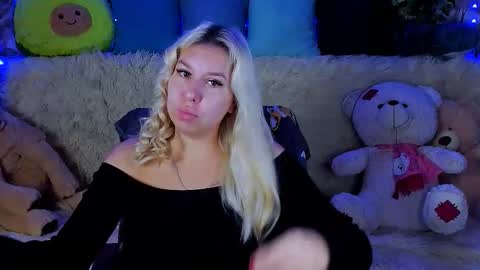 Snapshot of chloericci chatting on 09/20/25, 07:09 ChloeRicci online show from 09/20/25, 07:09