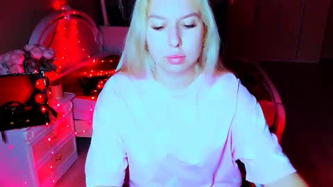 Snapshot of chloericci chatting on 10/28/25, 06:50 ChloeRicci online show from 10/28/25, 06:50