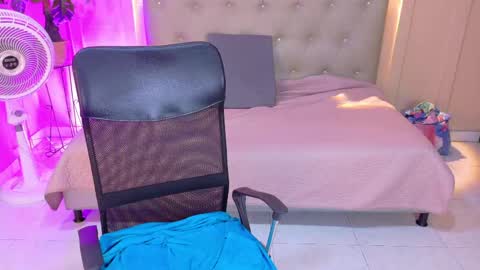 Chloe rosse online show from 04/23/26, 01:40