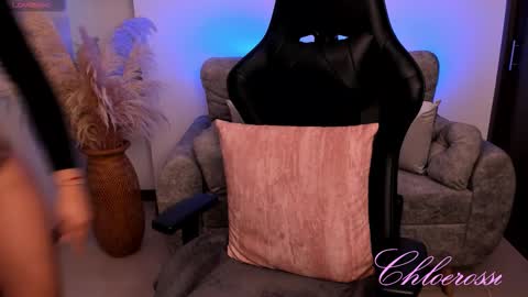 Laura online show from 01/11/26, 11:26