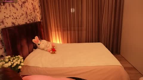 Chloe online show from 02/21/26, 08:21