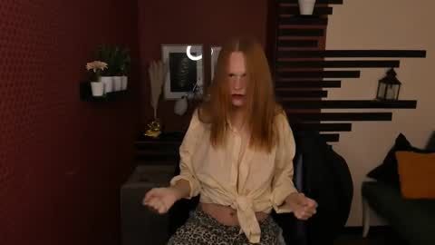 Chloe online show from 11/05/25, 01:00